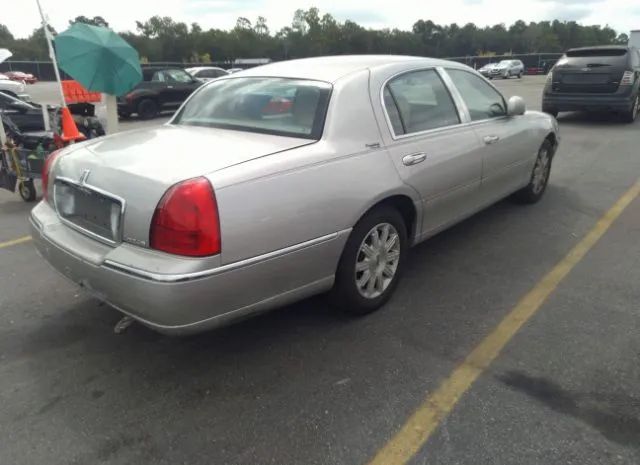 Photo 3 VIN: 2LNBL8CV2BX765202 - LINCOLN TOWN CAR 