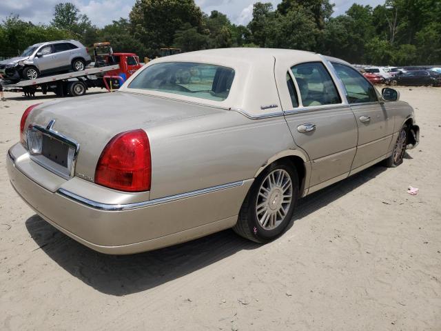 Photo 3 VIN: 2LNBL8CV3AX605845 - LINCOLN TOWN CAR S 