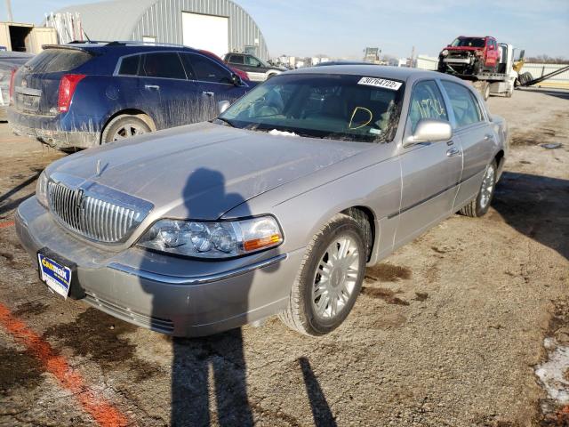 Photo 1 VIN: 2LNBL8CV3AX611371 - LINCOLN TOWN CAR S 