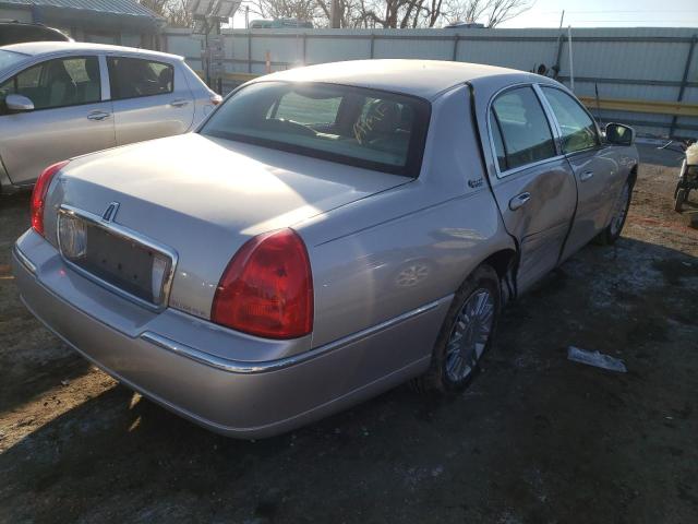 Photo 3 VIN: 2LNBL8CV3AX611371 - LINCOLN TOWN CAR S 