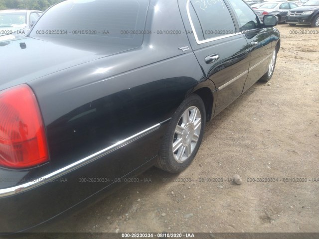 Photo 5 VIN: 2LNBL8CV3AX613279 - LINCOLN TOWN CAR 