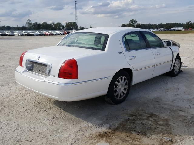 Photo 3 VIN: 2LNBL8CV3AX620667 - LINCOLN TOWN CAR 