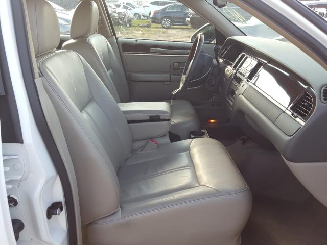 Photo 4 VIN: 2LNBL8CV3AX620667 - LINCOLN TOWN CAR 