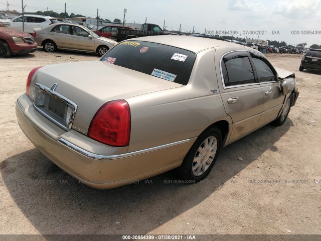 Photo 3 VIN: 2LNBL8CV3AX620880 - LINCOLN TOWN CAR 