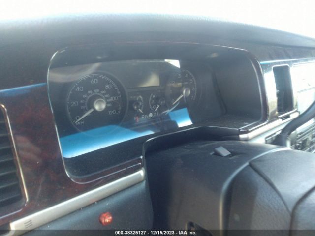 Photo 6 VIN: 2LNBL8CV3BX750692 - LINCOLN TOWN CAR 