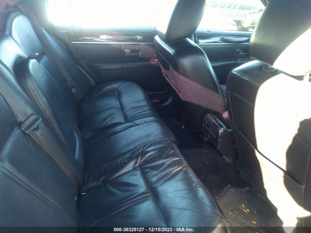 Photo 7 VIN: 2LNBL8CV3BX750692 - LINCOLN TOWN CAR 