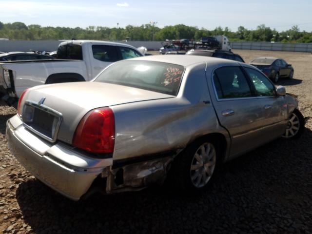 Photo 3 VIN: 2LNBL8CV3BX750983 - LINCOLN TOWN CAR S 