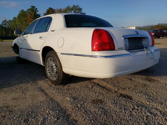 Photo 2 VIN: 2LNBL8CV3BX751907 - LINCOLN TOWN CAR S 