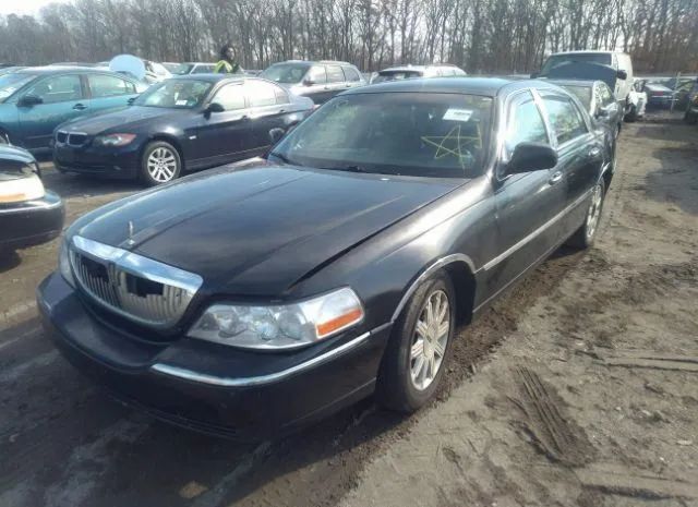 Photo 1 VIN: 2LNBL8CV3BX752149 - LINCOLN TOWN CAR 