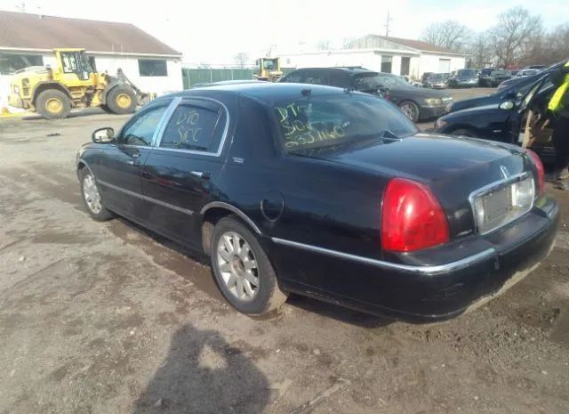 Photo 2 VIN: 2LNBL8CV3BX752149 - LINCOLN TOWN CAR 