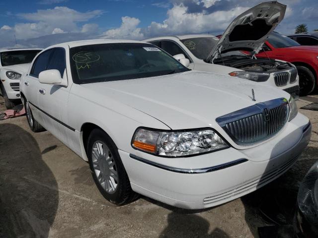 Photo 3 VIN: 2LNBL8CV3BX752376 - LINCOLN TOWN CAR S 