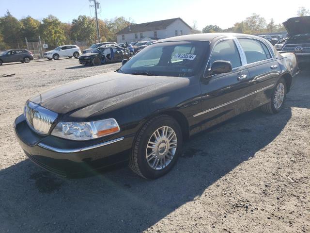 Photo 0 VIN: 2LNBL8CV3BX757402 - LINCOLN TOWN CAR S 