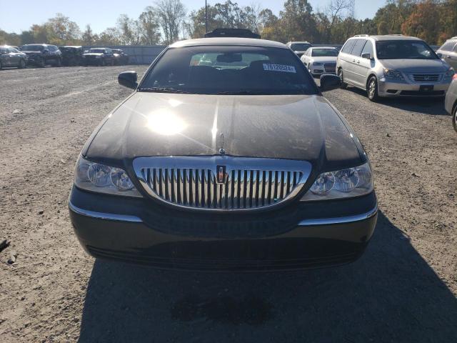 Photo 4 VIN: 2LNBL8CV3BX757402 - LINCOLN TOWN CAR S 