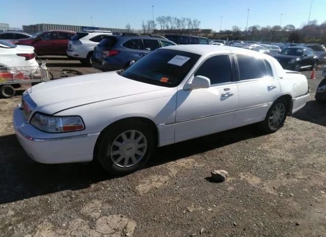 Photo 1 VIN: 2LNBL8CV4AX612657 - LINCOLN TOWN CAR 