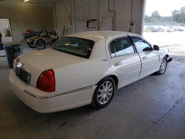 Photo 3 VIN: 2LNBL8CV4AX629524 - LINCOLN TOWN CAR S 