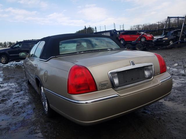 Photo 2 VIN: 2LNBL8CV4AX631189 - LINCOLN TOWN CAR S 