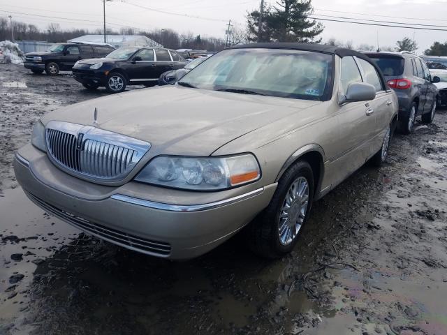 Photo 8 VIN: 2LNBL8CV4AX631189 - LINCOLN TOWN CAR S 