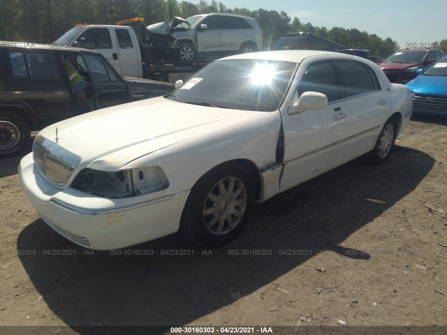 Photo 1 VIN: 2LNBL8CV4BX750376 - LINCOLN TOWN CAR 