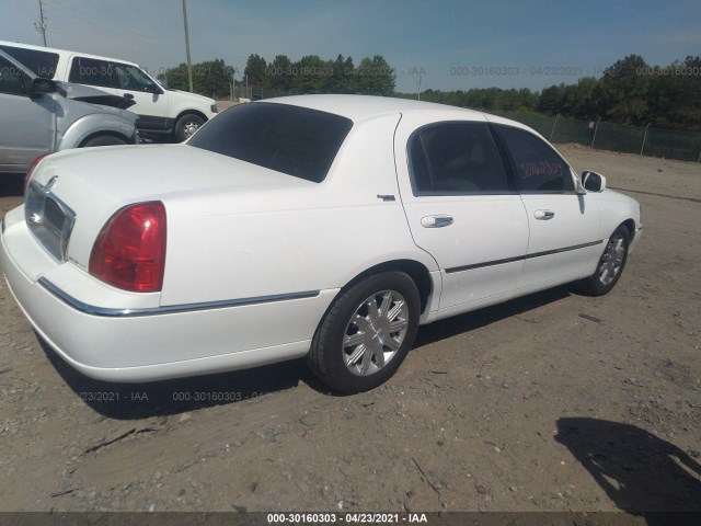 Photo 3 VIN: 2LNBL8CV4BX750376 - LINCOLN TOWN CAR 