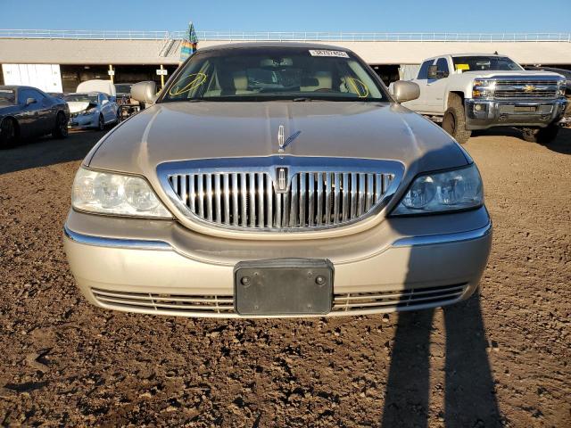 Photo 4 VIN: 2LNBL8CV4BX756758 - LINCOLN TOWN CAR S 