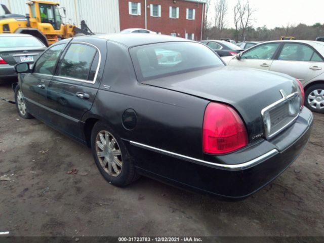 Photo 2 VIN: 2LNBL8CV4BX757358 - LINCOLN TOWN CAR 