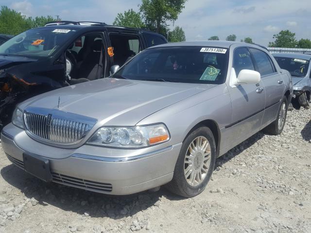 Photo 1 VIN: 2LNBL8CV4BX760292 - LINCOLN TOWN CAR S 