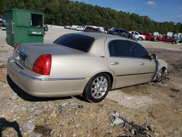 Photo 2 VIN: 2LNBL8CV4BX764049 - LINCOLN TOWN CAR S 