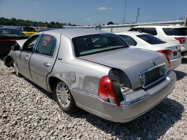 Photo 2 VIN: 2LNBL8CV4BX764665 - LINCOLN TOWN CAR S 