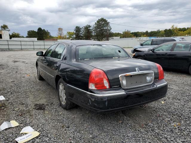 Photo 2 VIN: 2LNBL8CV4BX765234 - LINCOLN TOWN CAR S 