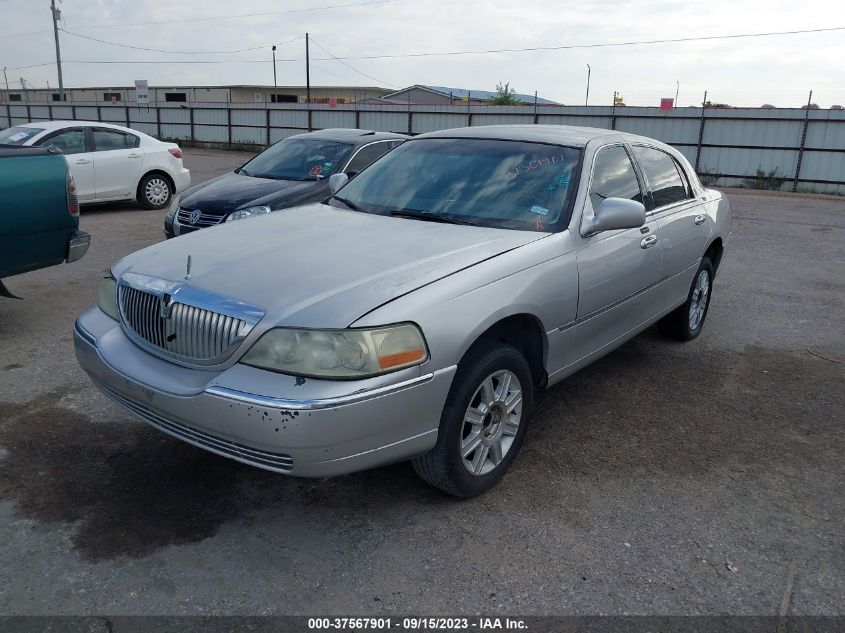 Photo 1 VIN: 2LNBL8CV5AX602512 - LINCOLN TOWN CAR 