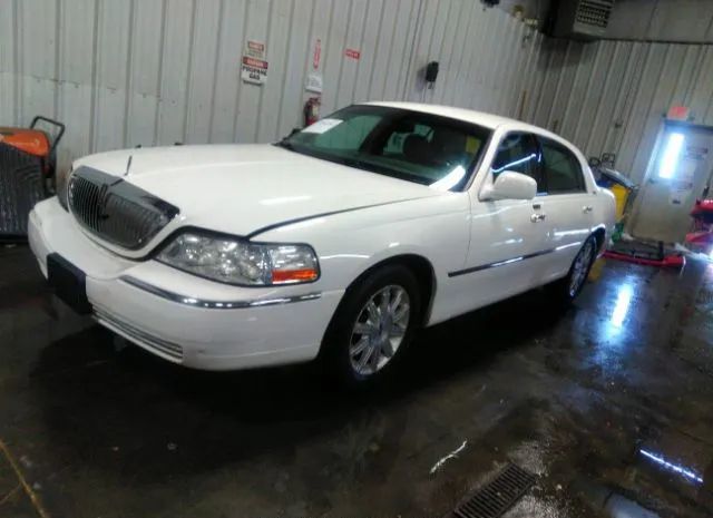 Photo 1 VIN: 2LNBL8CV5AX620685 - LINCOLN TOWN CAR 