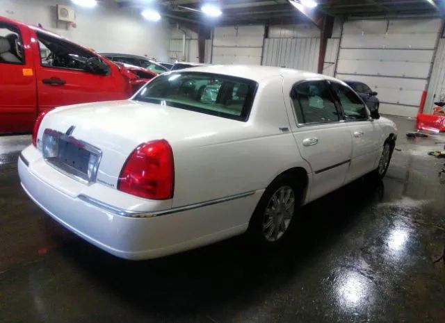 Photo 3 VIN: 2LNBL8CV5AX620685 - LINCOLN TOWN CAR 