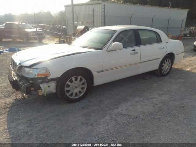 Photo 1 VIN: 2LNBL8CV5AX750823 - LINCOLN TOWN CAR 