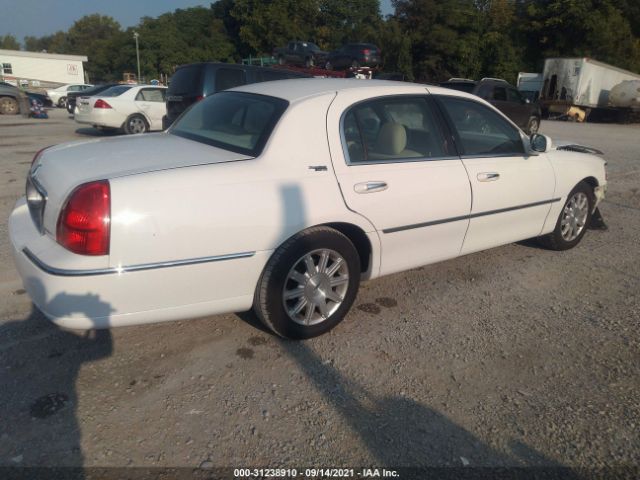 Photo 3 VIN: 2LNBL8CV5AX750823 - LINCOLN TOWN CAR 