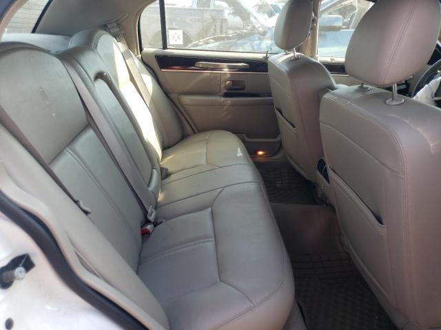 Photo 9 VIN: 2LNBL8CV5AX751521 - LINCOLN TOWN CAR S 