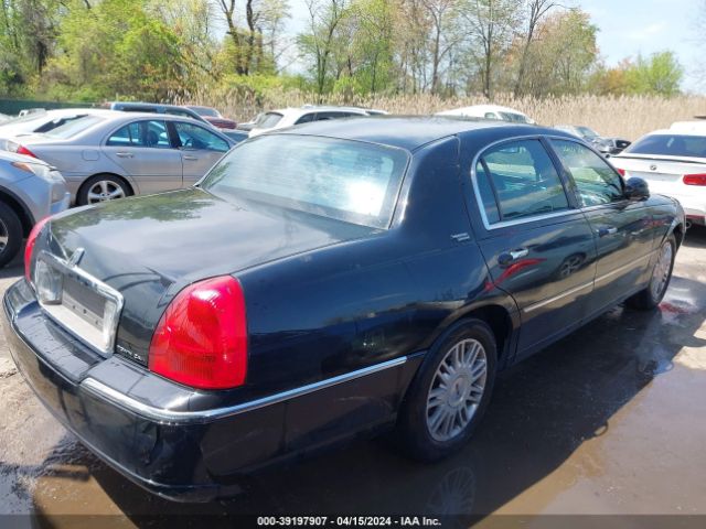 Photo 3 VIN: 2LNBL8CV5AX751602 - LINCOLN TOWN CAR 