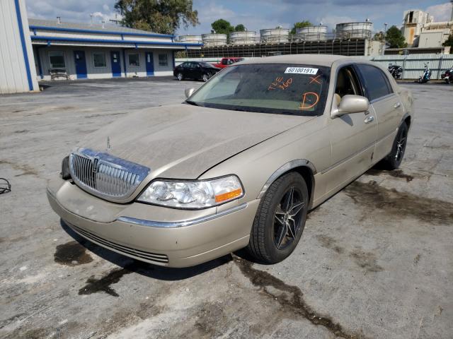 Photo 1 VIN: 2LNBL8CV5BX750029 - LINCOLN TOWN CAR S 