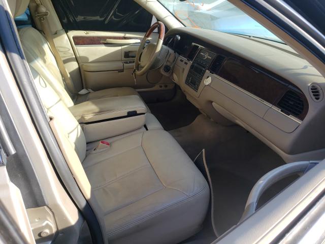 Photo 4 VIN: 2LNBL8CV5BX750029 - LINCOLN TOWN CAR S 