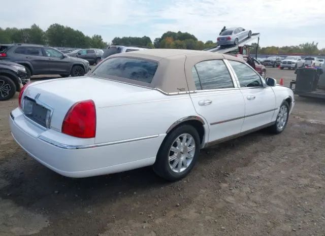 Photo 3 VIN: 2LNBL8CV5BX754890 - LINCOLN TOWN CAR 