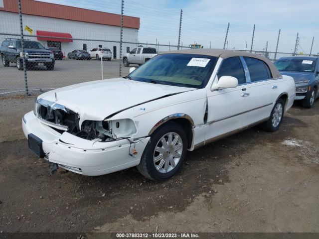 Photo 1 VIN: 2LNBL8CV5BX754890 - LINCOLN TOWN CAR 