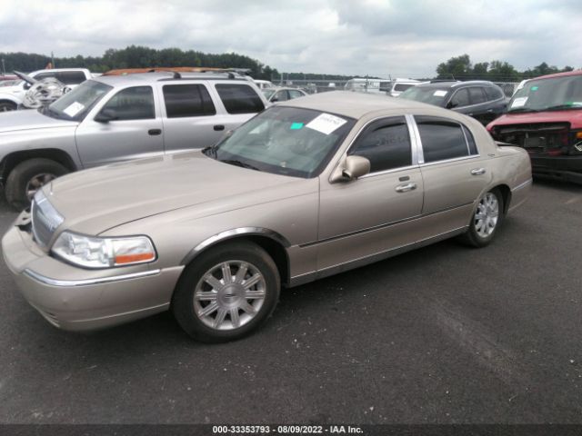 Photo 1 VIN: 2LNBL8CV5BX755540 - LINCOLN TOWN CAR 