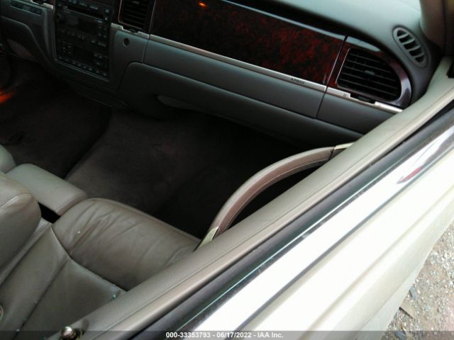 Photo 4 VIN: 2LNBL8CV5BX755540 - LINCOLN TOWN CAR 