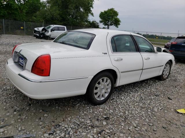 Photo 2 VIN: 2LNBL8CV5BX761158 - LINCOLN TOWN CAR S 