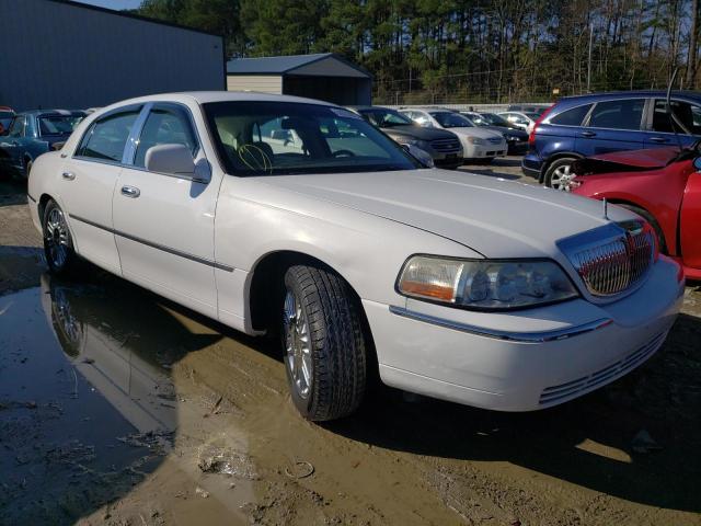 Photo 3 VIN: 2LNBL8CV6AX615995 - LINCOLN TOWN CAR S 