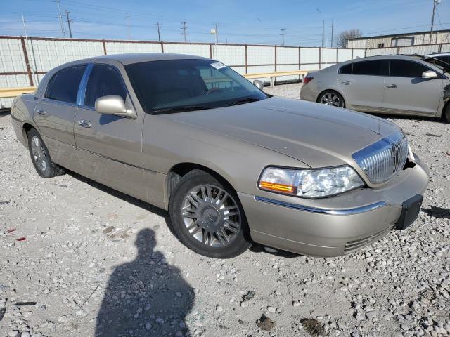 Photo 3 VIN: 2LNBL8CV6AX631145 - LINCOLN TOWN CAR S 