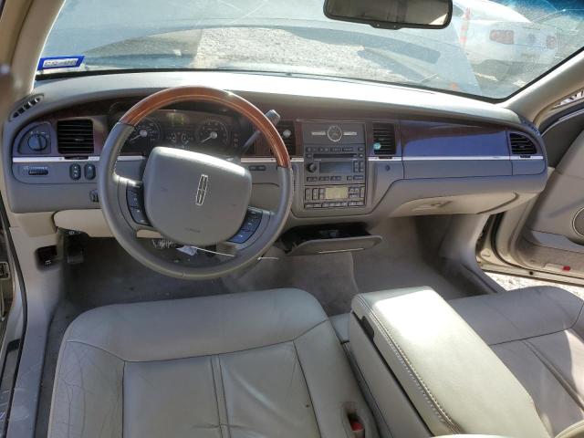 Photo 7 VIN: 2LNBL8CV6AX631145 - LINCOLN TOWN CAR S 