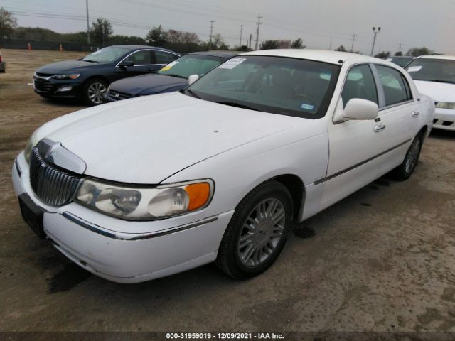 Photo 1 VIN: 2LNBL8CV6AX751978 - LINCOLN TOWN CAR 