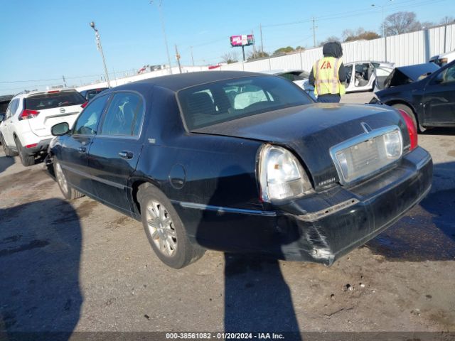 Photo 2 VIN: 2LNBL8CV6BX751481 - LINCOLN TOWN CAR 