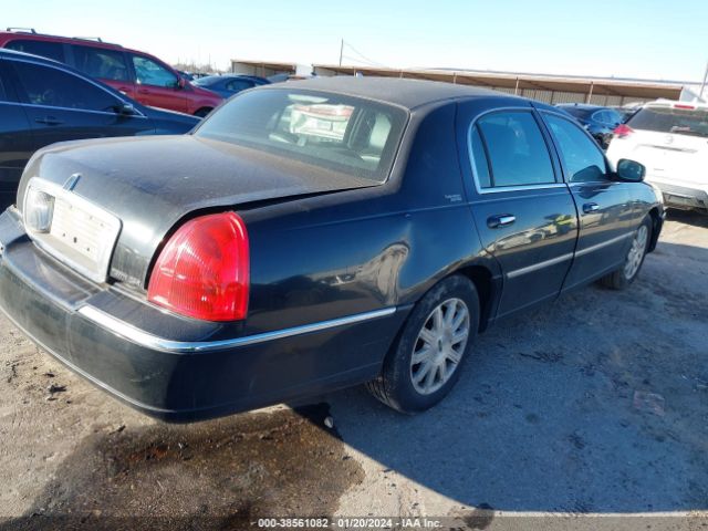 Photo 3 VIN: 2LNBL8CV6BX751481 - LINCOLN TOWN CAR 