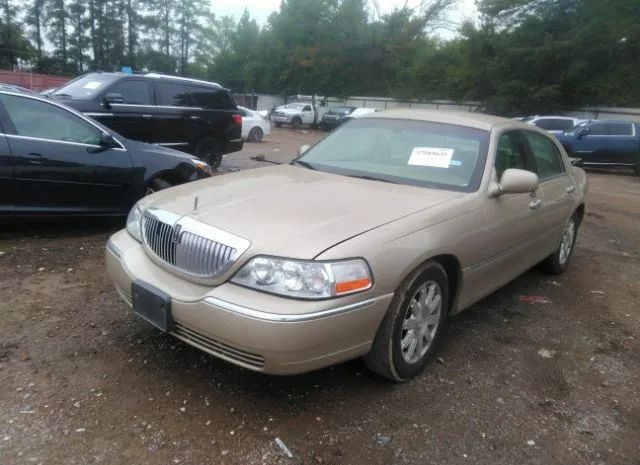 Photo 1 VIN: 2LNBL8CV6BX751934 - LINCOLN TOWN CAR 